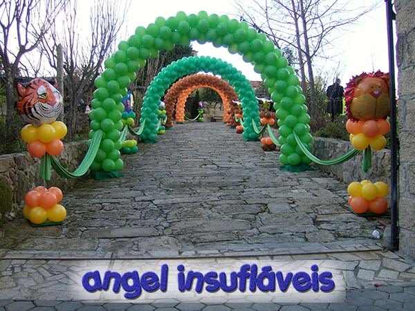 inicio angel insuflaveis decoração com balões para menino com tema animais